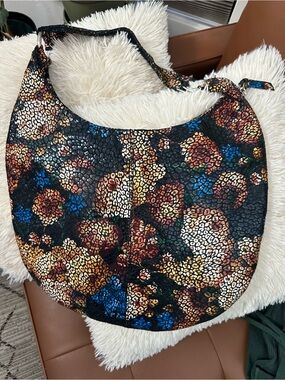 HOBO Black Floral-Pattern Shoulder Hobo Bag